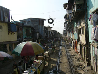 Slums on Philippines National Railway