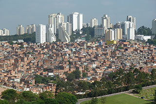 Morumbi vs favela Paraisópolis